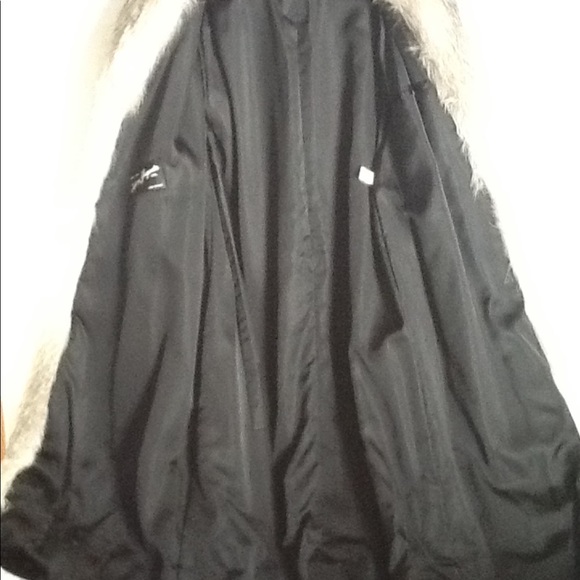 Fur Coat - Picture 6 of 9